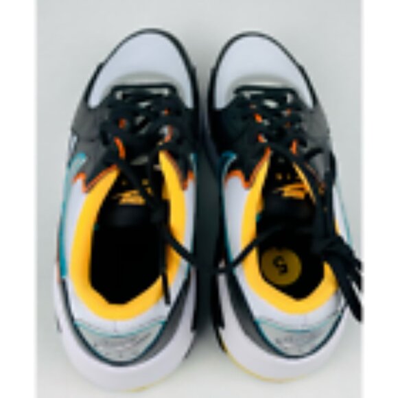 Nike Boys Air Max Excee D2N GS Sneaker Athletic CJ2002 100 Laser Chrome 5M New - Picture 2 of 8